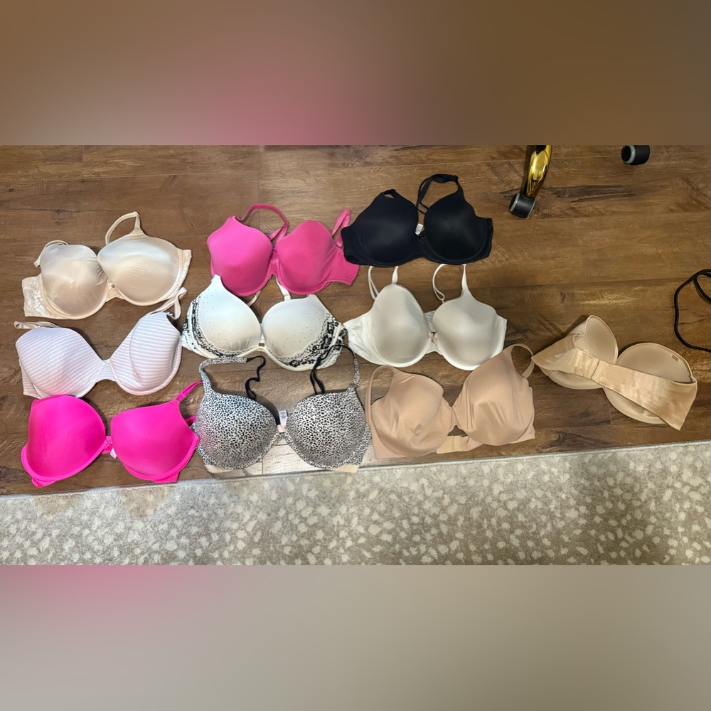 Victoria’s Secret bra lot